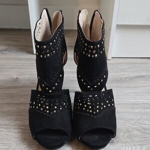 Jennifer Lopez Black Stiletto Heels with Studded Design